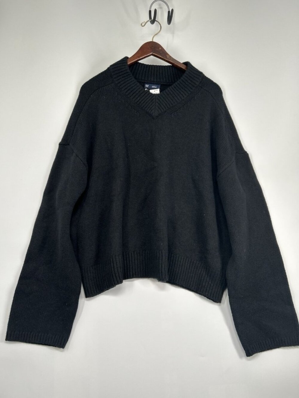 GAP Sweater Women’s Large Tall Lightweight V Neck Long Sleeve Cotton Black Boxy